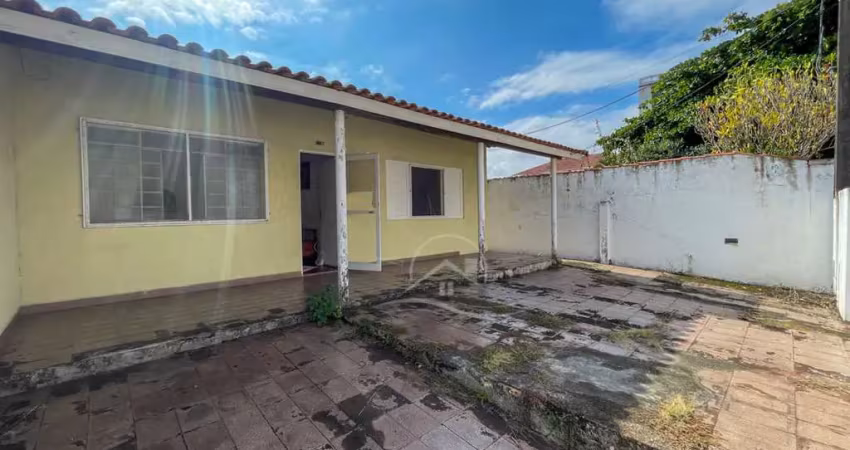Casa térrea à venda , 2 quarto(s),   no bairro centro, 800 metros da praia, peruíbe-sp