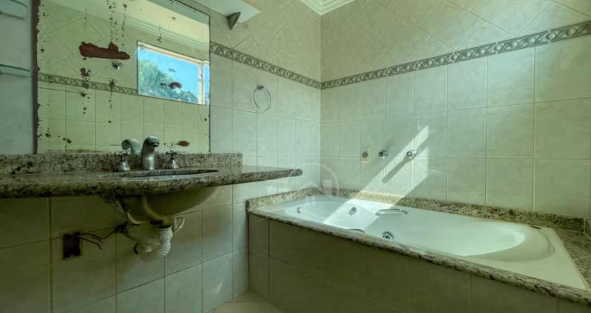 Casa Térrea à venda com piscina, 2 quarto(s),  sendo 2 suíte(s)  no bairro Vila Romar, 1600 metros da praia, Peruíbe-SP