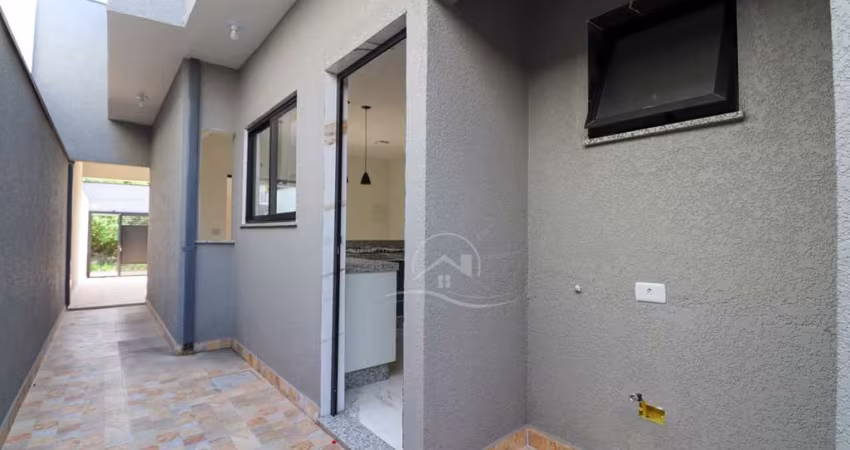 Casa Térrea à venda com piscina, 3 quarto(s),  sendo 1 suíte(s)  no bairro Park DAville, 1500 metros da praia, Peruíbe-SP