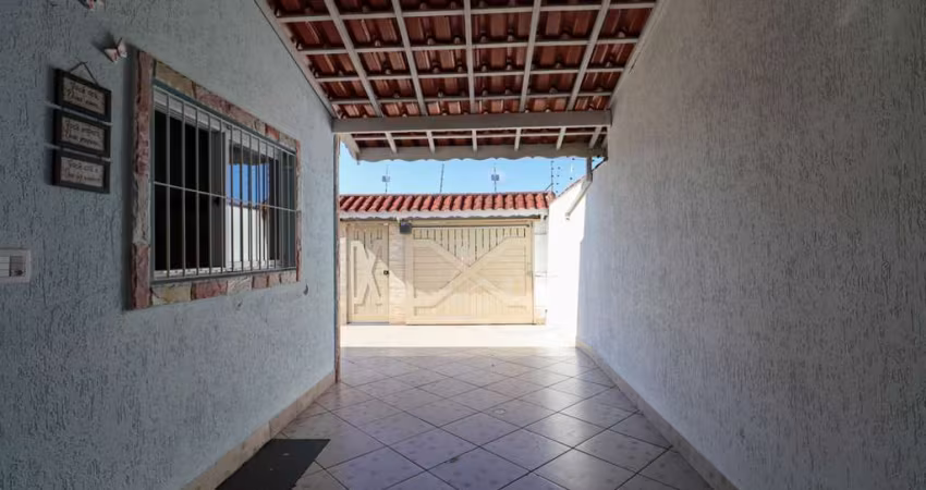 Casa Térrea à venda , 2 quarto(s),  sendo 0 suíte(s)  no bairro Jardim Somar, 3000 metros da praia, Peruíbe-SP