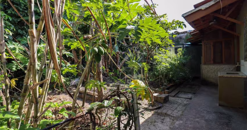 Casa Chácara à venda , 3 quarto(s),  sendo 1 suíte(s)  no bairro Vila Erminda, 2 metros da praia, Peruíbe-SP