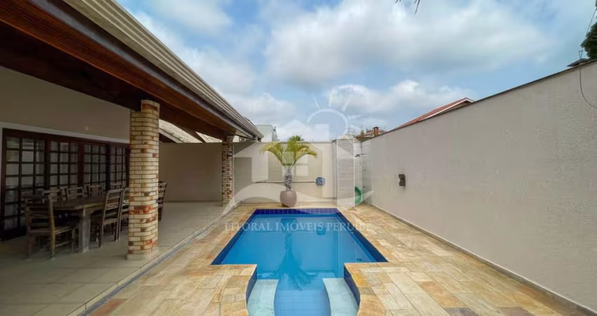 Casa Térrea à venda com piscina, 4 quarto(s),  sendo 4 suíte(s)  no bairro Bougainville Residencial III, 2 metros da praia, Peruíbe-SP