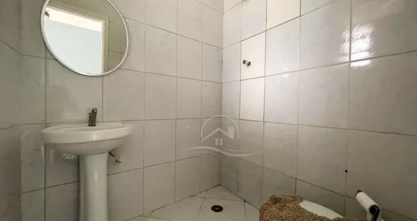Casa sobrado à venda com piscina, 3 quarto(s),  sendo 3 suíte(s)  no bairro centro, 0 metros da praia, peruíbe-sp