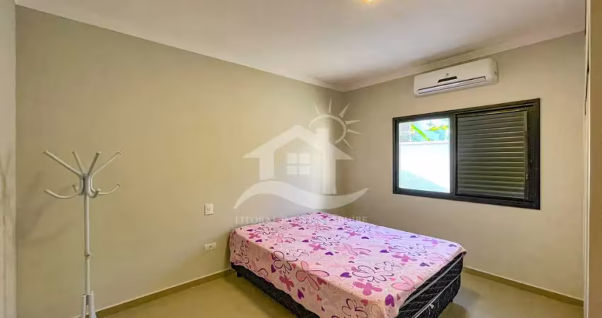 Casa térrea à venda com piscina, 3 quarto(s),  sendo 1 suíte(s)  no bairro jardim márcia, 440 metros da praia, peruíbe-sp