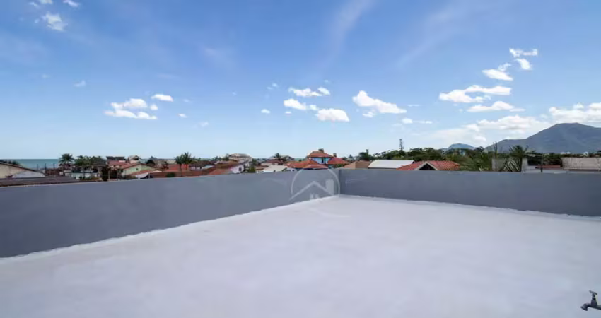 Casa sobrado à venda , 3 quarto(s),  sendo 2 suíte(s)  no bairro três marias, 200 metros da praia, peruíbe-sp