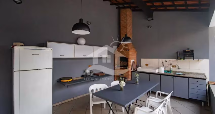 Casa assobradada à venda , 3 quarto(s),  sendo 3 suíte(s)  no bairro sambura, 60 metros da praia, peruíbe-sp