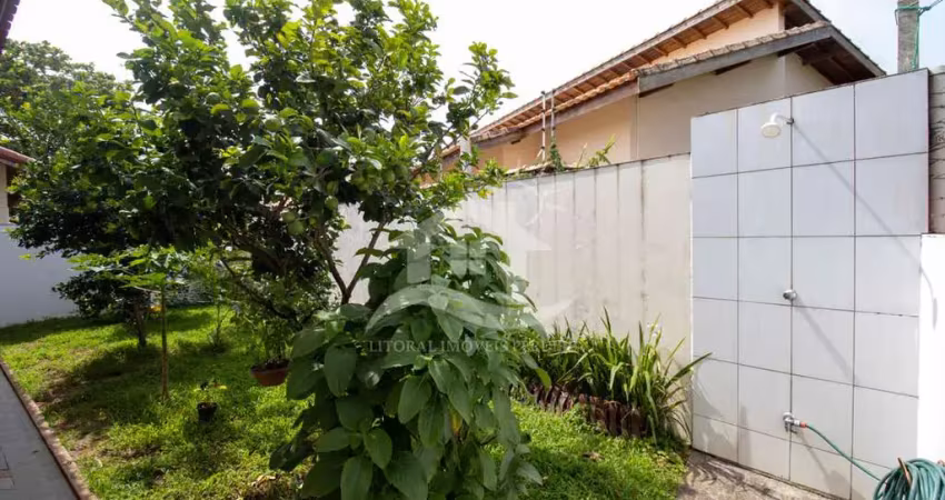 Casa térrea à venda , 3 quarto(s),  sendo 1 suíte(s)  no bairro stella maris, 200 metros da praia, peruíbe-sp
