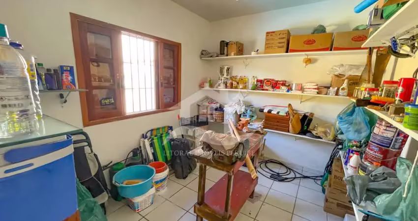 Casa térrea com edícula à venda com piscina, 3 quarto(s),  sendo 1 suíte(s)  no bairro jardim barra de jangadas, 600 metros da praia, peruíbe-sp