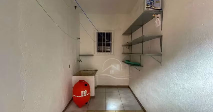 Casa térrea com piscina à venda com piscina, 3 quarto(s),  sendo 1 suíte(s)  no bairro são joão batista, 500 metros da praia, peruíbe-sp