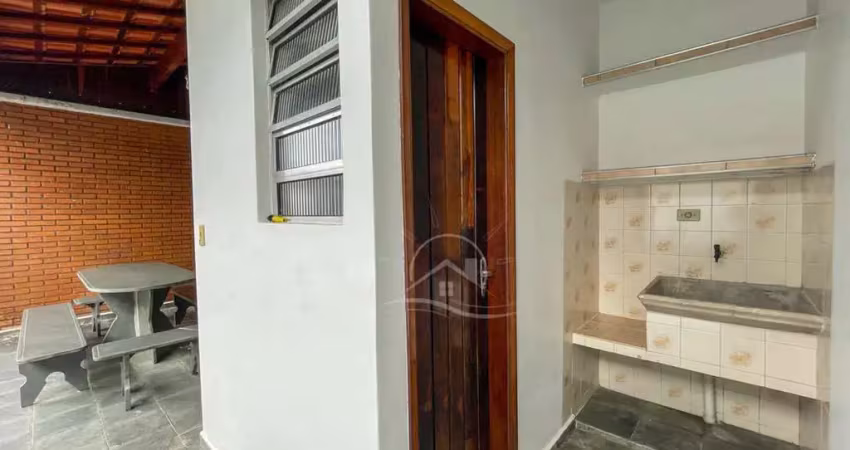 Casa térrea à venda , 3 quarto(s),  sendo 1 suíte(s)  no bairro centro, 950 metros da praia, peruíbe-sp