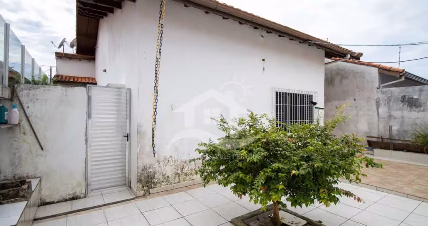 Casa térrea com edícula à venda , 3 quarto(s),  sendo 1 suíte(s)  no bairro jardim barra de jangadas, 600 metros da praia, peruíbe-sp