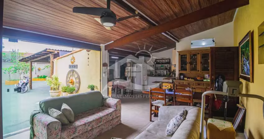 Casa ampla à venda , 2 quarto(s),  sendo 2 suíte(s)  no bairro são joão batista, 0 metros da praia, peruíbe-sp