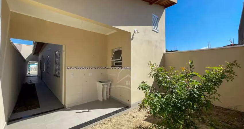 Casa térrea com piscina à venda , 3 quarto(s),  sendo 1 suíte(s)  no bairro park daville, 2000 metros da praia, peruíbe-sp