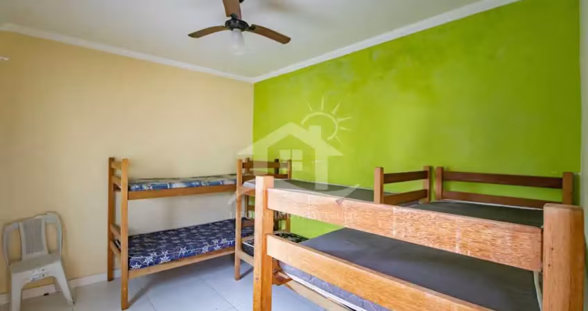 Casa térrea à venda com piscina, 2 quarto(s),   no bairro belmira novaes, 50 metros da praia, peruíbe-sp