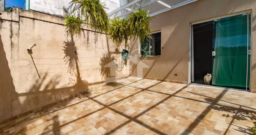 Casa assobradada à venda com piscina, 2 quarto(s),  sendo 1 suíte(s)  no bairro são josé, 600 metros da praia, peruíbe-sp