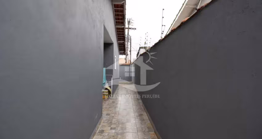 Casa térrea à venda , 3 quarto(s),  sendo 1 suíte(s)  no bairro jardim peruíbe, 2000 metros da praia, peruíbe-sp