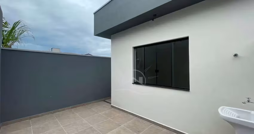 Casa térrea à venda , 2 quarto(s),  sendo 1 suíte(s)  no bairro jardim márcia, 1300 metros da praia, peruíbe-sp