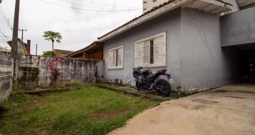 Casa sobrado à venda , 3 quarto(s),  sendo 1 suíte(s)  no bairro centro, 200 metros da praia, peruíbe-sp