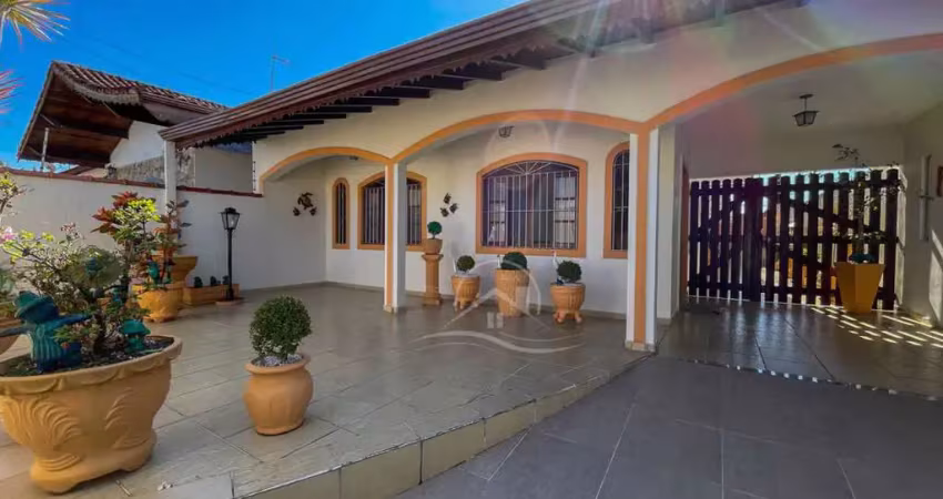 Casa térrea à venda , 3 quarto(s),  sendo 1 suíte(s)  no bairro stella maris, 500 metros da praia, peruíbe-sp
