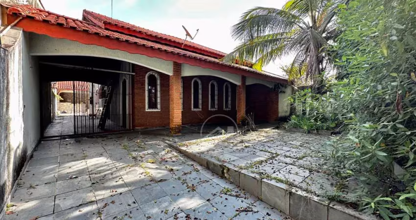 Casa com mezanino à venda , 3 quarto(s),  sendo 2 suíte(s)  no bairro belmira novaes, 600 metros da praia, peruíbe-sp
