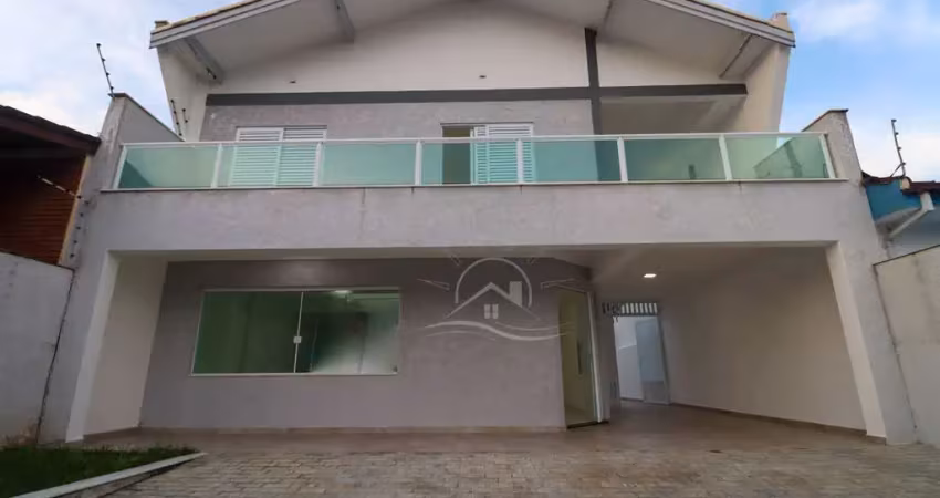 Casa sobrado à venda com piscina, 3 quarto(s),  sendo 2 suíte(s)  no bairro josedy, 100 metros da praia, peruíbe-sp