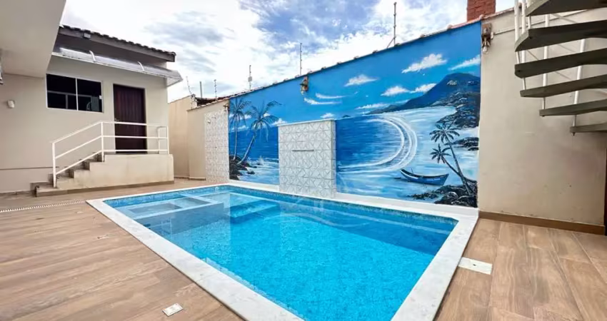 Casa sobrado à venda , 4 quarto(s),  sendo 1 suíte(s)  no bairro sambura, 50 metros da praia, peruíbe-sp