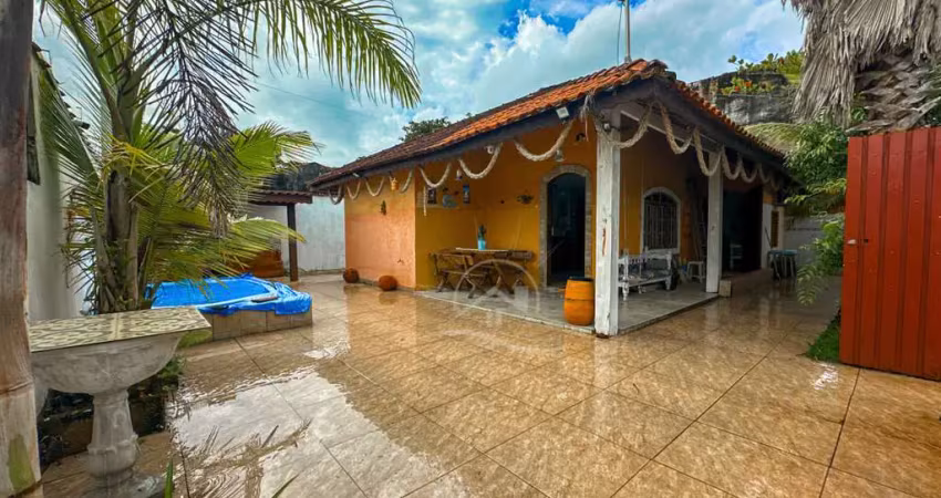 Casa térrea com piscina à venda , 2 quarto(s),  sendo 1 suíte(s)  no bairro cidade nova peruíbe, 1700 metros da praia, peruíbe-sp