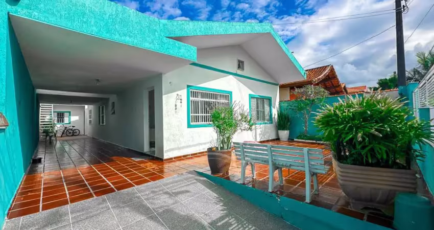 Casa térrea à venda , 3 quarto(s),  sendo 1 suíte(s)  no bairro três marias, 200 metros da praia, peruíbe-sp