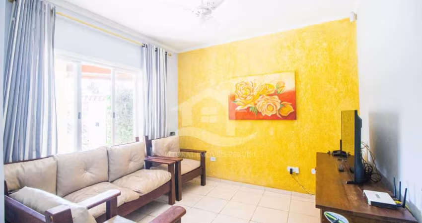Casa Amplo à venda com piscina, 3 quarto(s),  sendo 1 suíte(s)  no bairro Oasis, 0 metros da praia, Peruíbe-SP