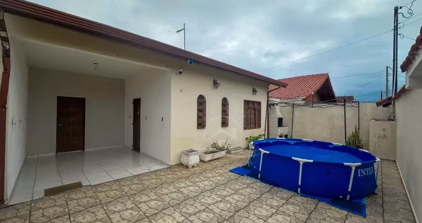 Casa térrea à venda , 2 quarto(s),  sendo 1 suíte(s)  no bairro são joão batista, 800 metros da praia, peruíbe-sp