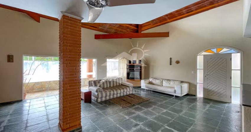 Casa Mezanino à venda com piscina, 3 quarto(s),  sendo 1 suíte(s)  no bairro Jardim Imperador, 600 metros da praia, Peruíbe-SP