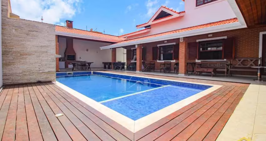 Casa térrea à venda com piscina, 5 quarto(s),  sendo 2 suíte(s)  no bairro jardim márcia, 0 metros da praia, peruíbe-são paulo