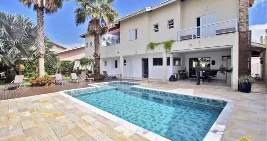 Casa  à venda com piscina, 6 quarto(s),  sendo 6 suíte(s)  no bairro beira mar, 0 metros da praia, peruíbe-são paulo