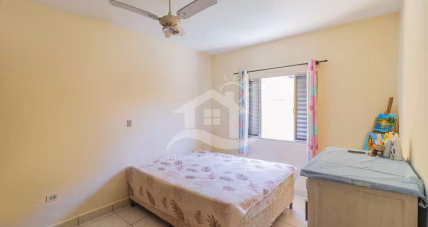 Casa Térrea à venda com piscina, 3 quarto(s),  sendo 1 suíte(s)  no bairro Oasis, 0 metros da praia, Peruíbe-SP
