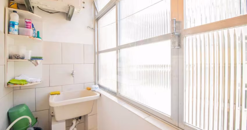 Apartamento Amplo à venda , 2 quarto(s),  sendo 0 suíte(s) (Edifício Republica do Libano) no bairro Centro, 300 metros da praia, Peruíbe-SP