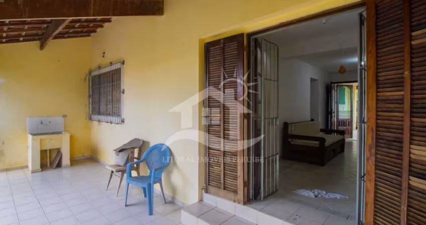 Casa Sobrado à venda , 3 quarto(s),  sendo 2 suíte(s)  no bairro Centro, 400 metros da praia, Peruíbe-SP
