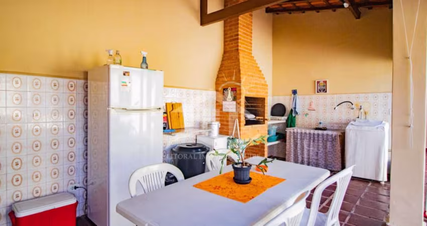 Casa Térrea com Edícula à venda , 3 quarto(s),  sendo 1 suíte(s)  no bairro Stella Maris, 200 metros da praia, Peruíbe-SP