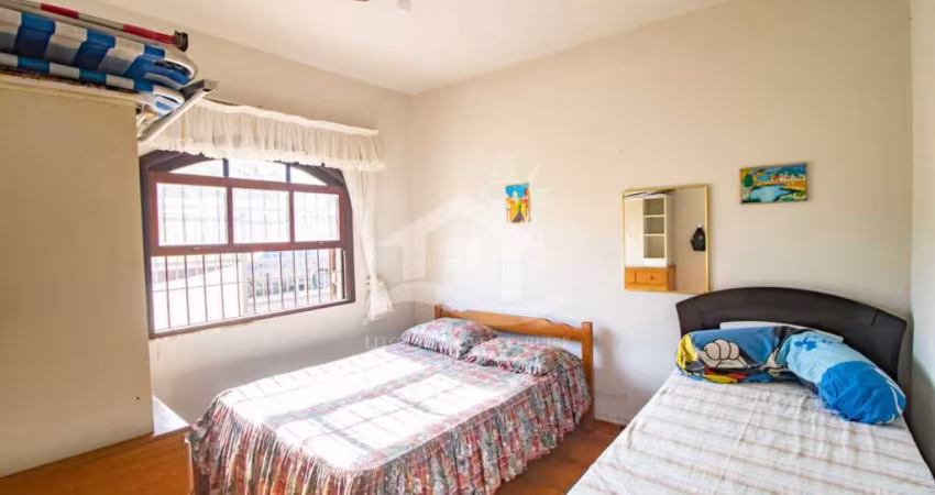 Casa Térrea à venda , 3 quarto(s),  sendo 1 suíte(s)  no bairro Centro, 800 metros da praia, Peruíbe-SP