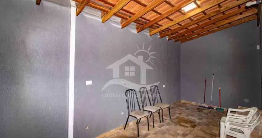 Casa Térrea com piscina à venda com piscina, 2 quarto(s),  sendo 1 suíte(s)  no bairro Cidade Nova Peruíbe, 1000 metros da praia, Peruíbe-SP