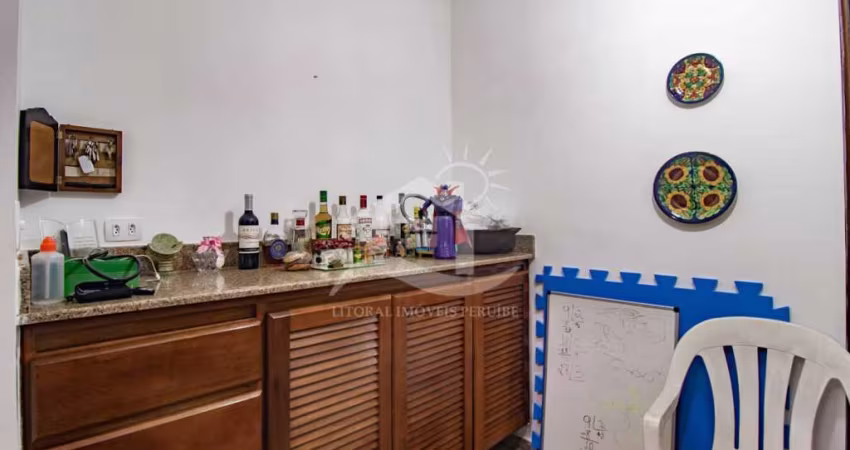 Casa Sobrado à venda com piscina, 4 quarto(s),  sendo 4 suíte(s)  no bairro Ribamar, 600 metros da praia, Peruíbe-SP