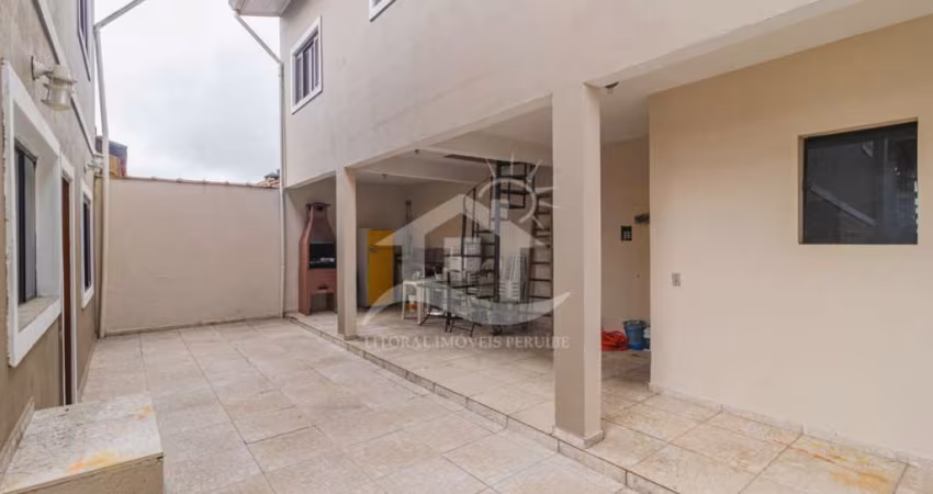 Casa Sobrado para alugar , 5 quarto(s),  sendo 3 suíte(s)  no bairro Oasis, 900 metros da praia, Peruíbe-SP