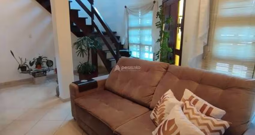 Sobrado à Venda por R$890.000,00, 180,00m² - centro - Gravataí, RS