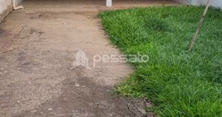 Casa à Venda por R$190.000,00 - Jardim do Cedro - Gravataí, RS