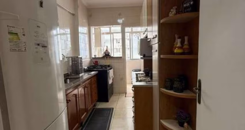 'Viva com Estilo: Apartamento Semi-Mobiliado de 2 Dormitórios no Aviação com Vista Mar'