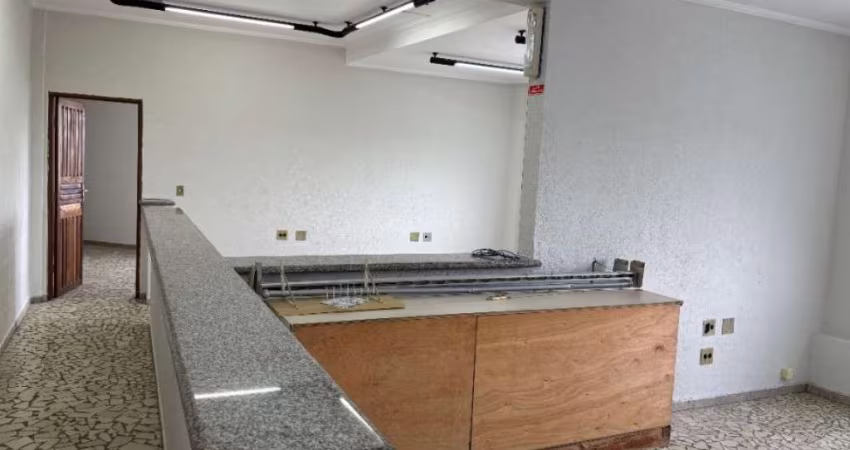Sala comercial com um banheiro para alugar na Aviação!