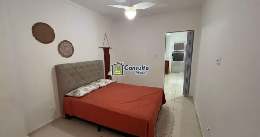 'viva a experiência de morar pertinho da areia, em um apartamento aconchegante de 1 dormitório, porteira fechada, situado a poucos passos da praia, com uma vista lateral encantadora do mar que torna c