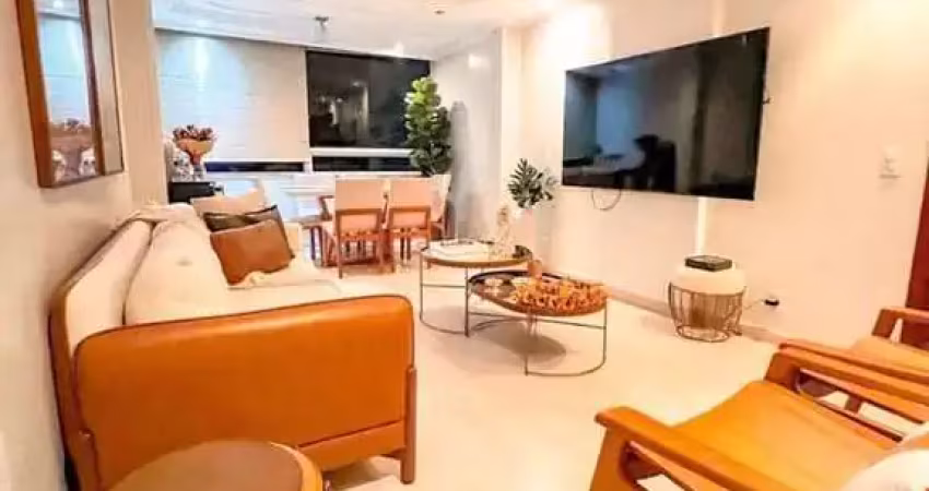 Oportunidade apartamento de dois quartos mais dependênçia reformado 2 vagas de garagem