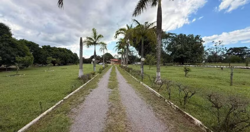 Chacara a venda no lago oeste com duas casas e area de lazer completa