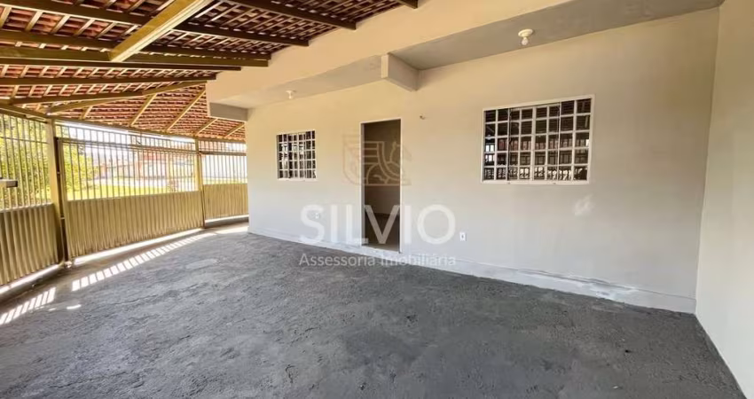Oportunidade na 406 do Recanto Das Emas linda casa de dois quartos,01 suite toda na lage e uma kit de fundos 01 quarto,sala,cozinha e 01 banheiro.