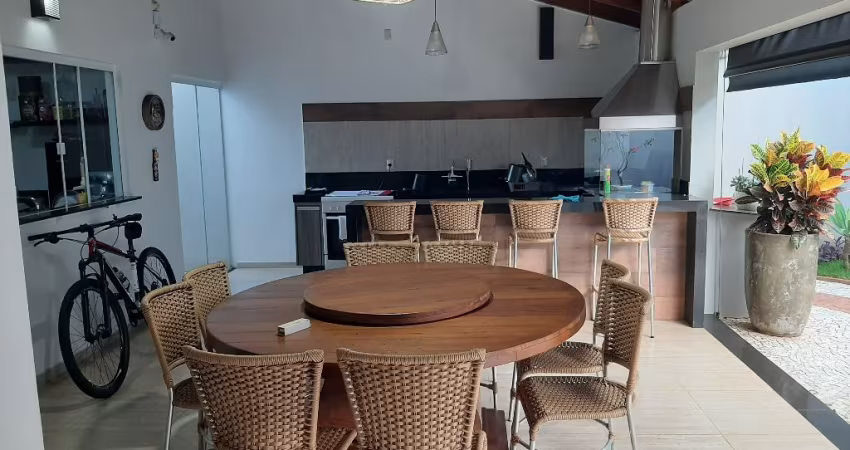 Linda Casa Sta Mônica Espaço Gourmet Com Churrasqueira